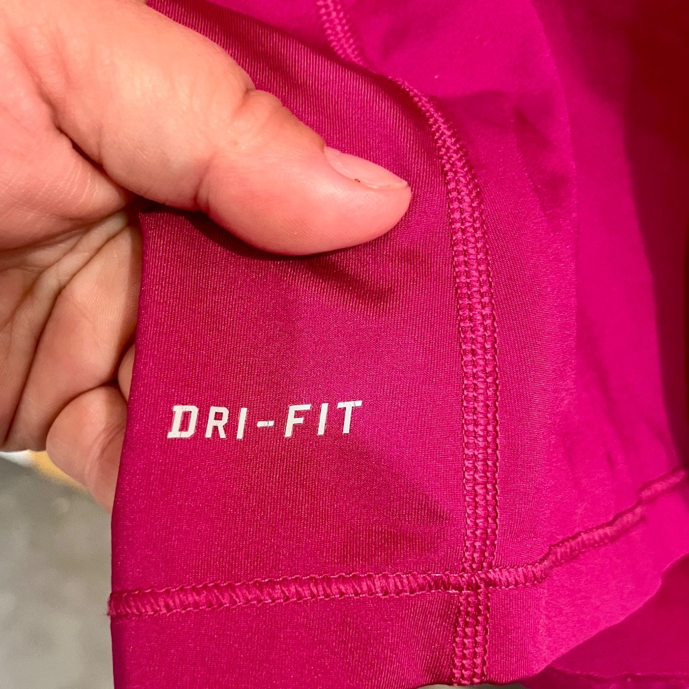 Women's Nike Pro V Neck Short Sleeve T - Shirt Dri Fit Size Medium Magenta - Picture 3 of 5